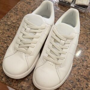 Goodfellow & Co White Mesh Low-Top Sneakers